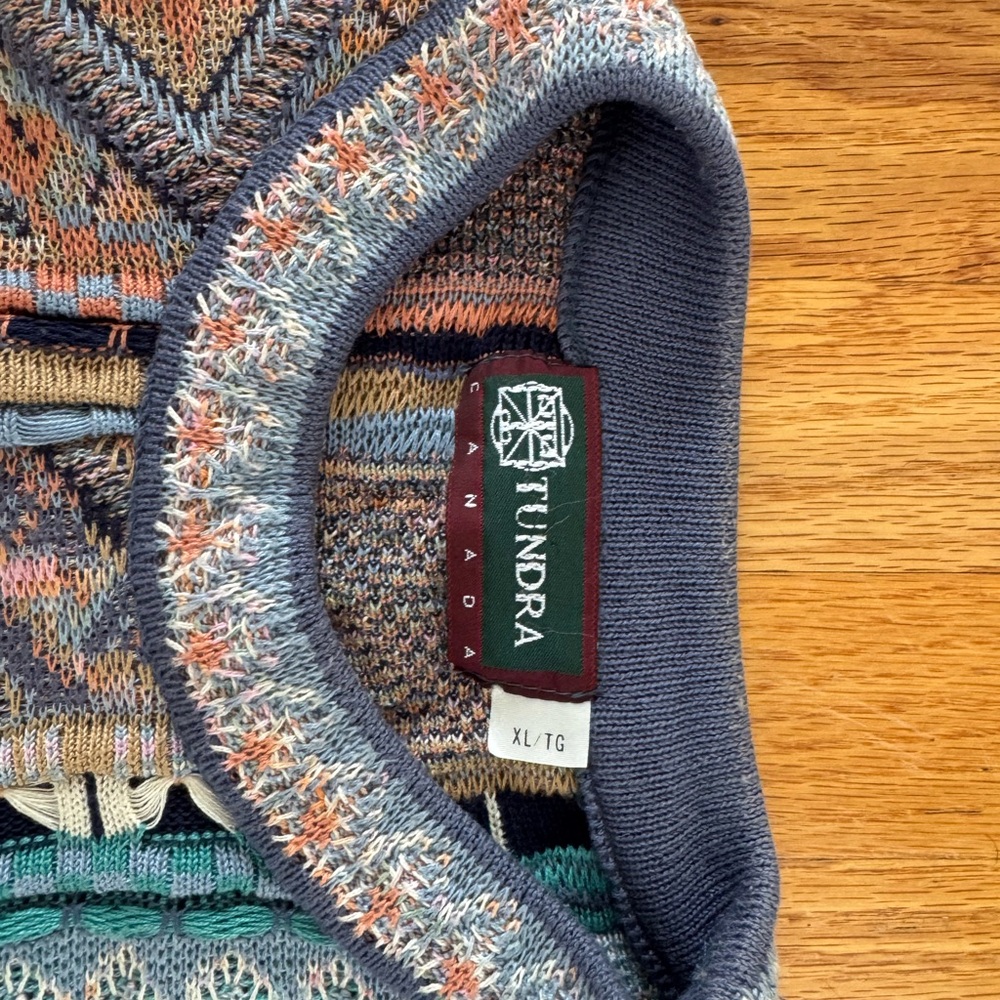 Men’s Vintage Tundra Coogi Sweater Size XL Canada 3D  EUC - Picture 2 of 3